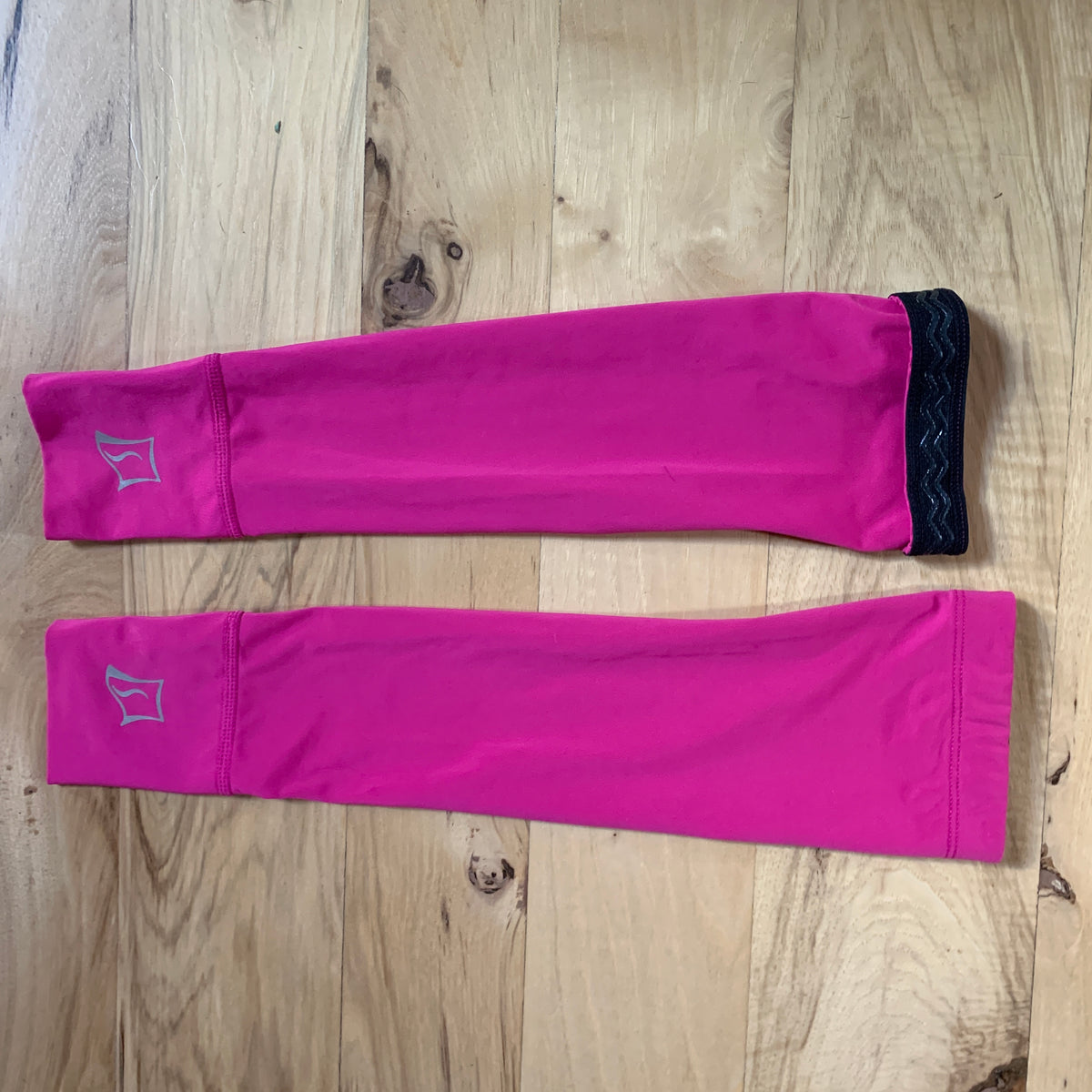 Skirt Sports Arm Warmers - Small/Medium