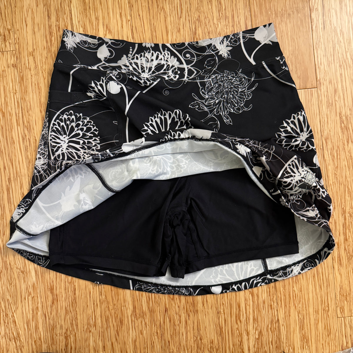 Running Skirts Athletic Skirt: Mums Noir