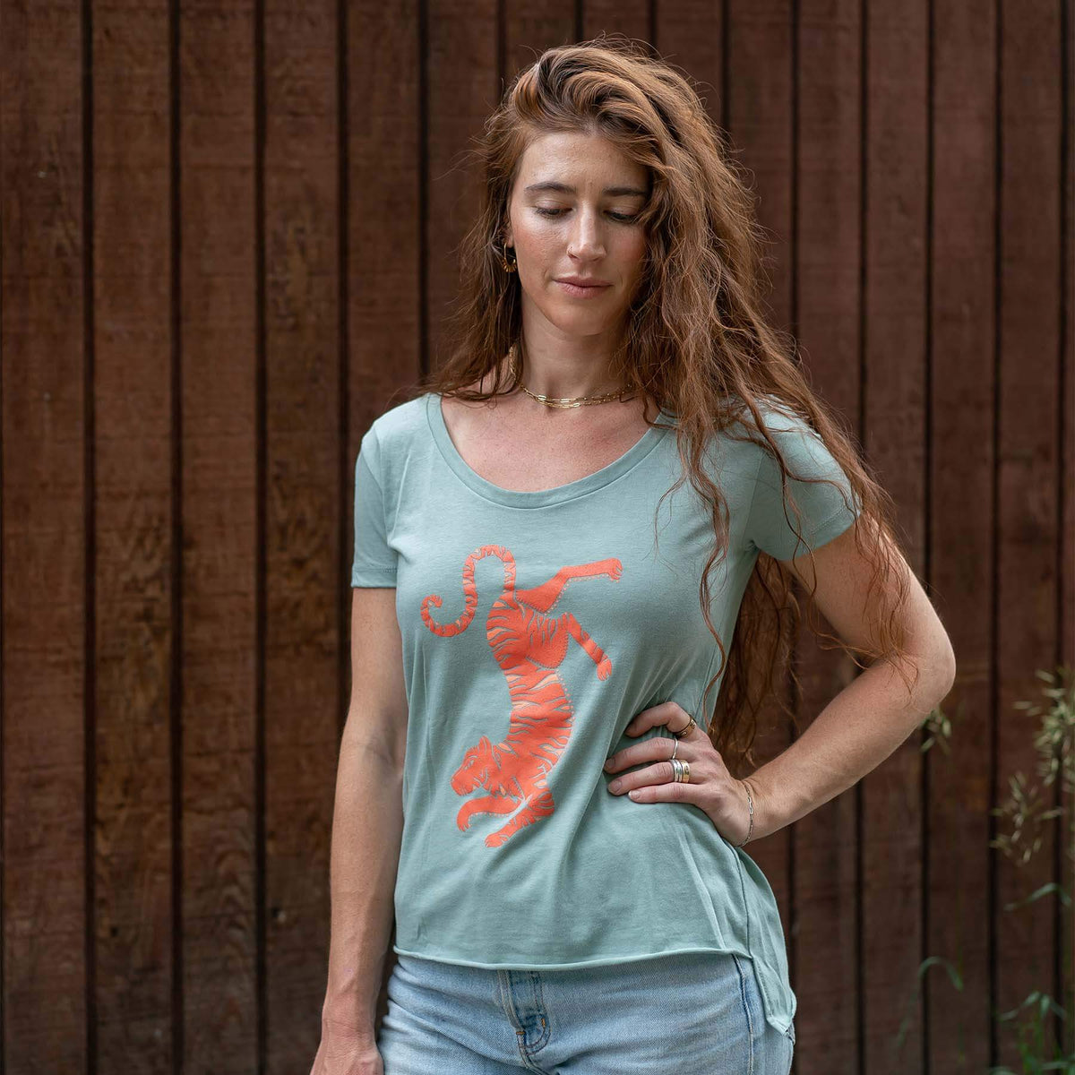 Tiger Scoop T-shirt | Lichen